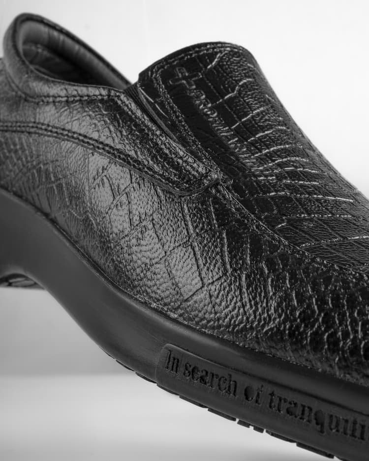 عکس کفش طبی مردانه مدل لوکا