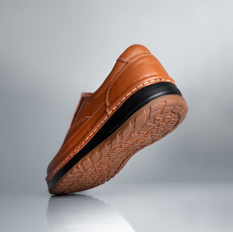 عکس کفش طبی مردانه مدل دکتر رابین